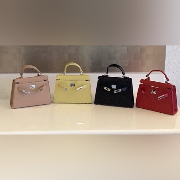 Handbags - Black Leather Crossbody Bag